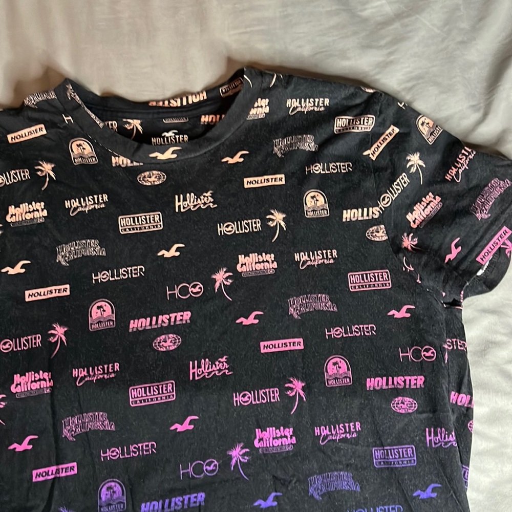 black/ colored gradient hollister tshirt